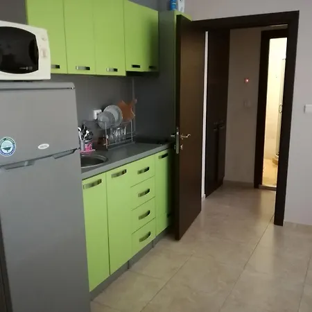 In Apolon شقة *